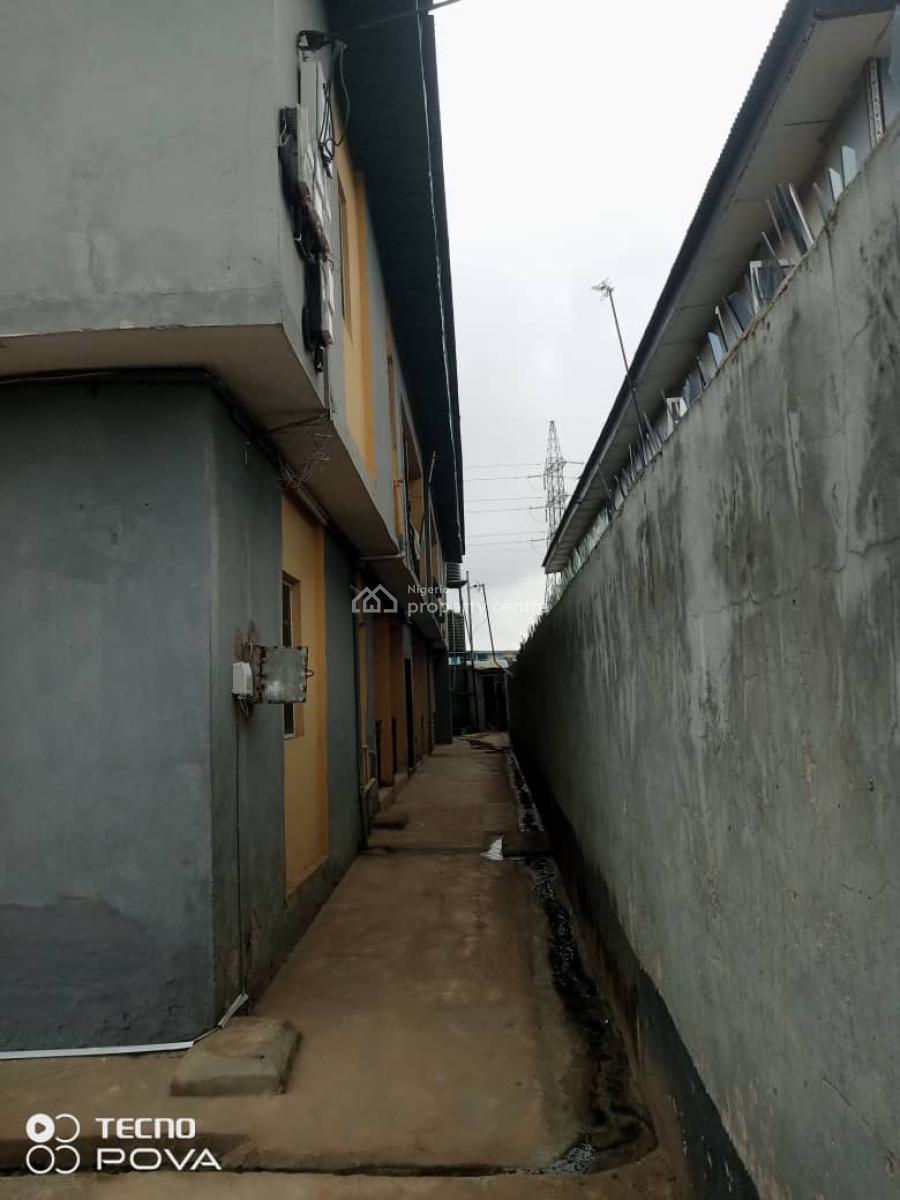 a Block of Flat, Isiba Oluwo, Egbeda, Alimosho, Lagos, Block of Flats for Sale
