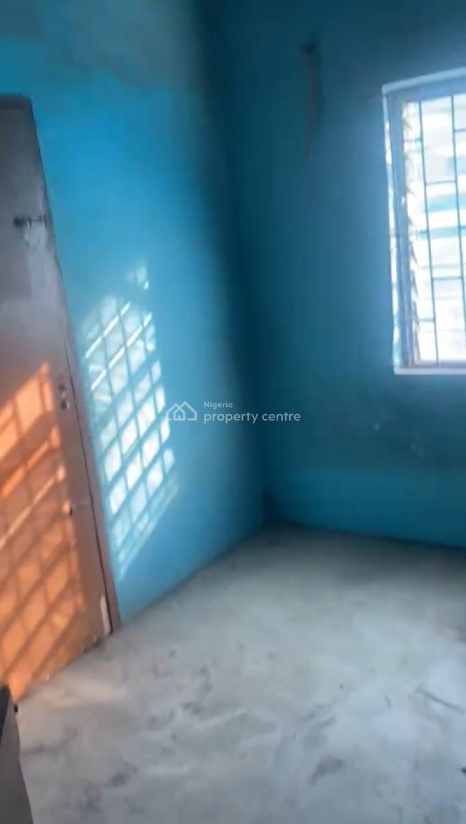 2 Bedroom Flat, Off Bayo Oyewale Street, Ago Palace, Isolo, Lagos, Flat / Apartment for Rent