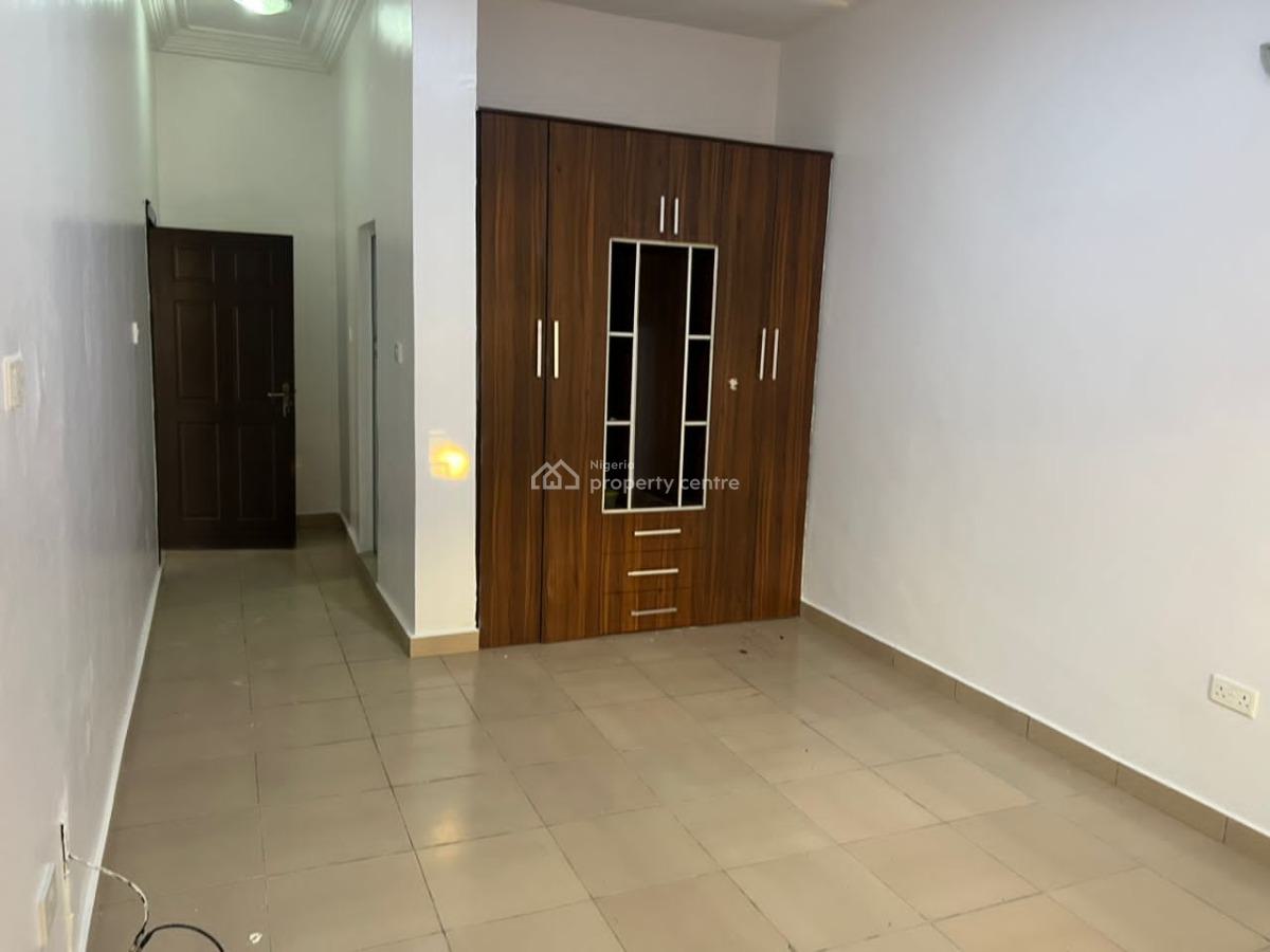 Standard Ensuit 3 Bedroom Spacious Apartment Upstairs and Ground Floor, Phase 1 Proper, Lekki Phase 1, Lekki, Lagos, Flat / Apartment for Rent