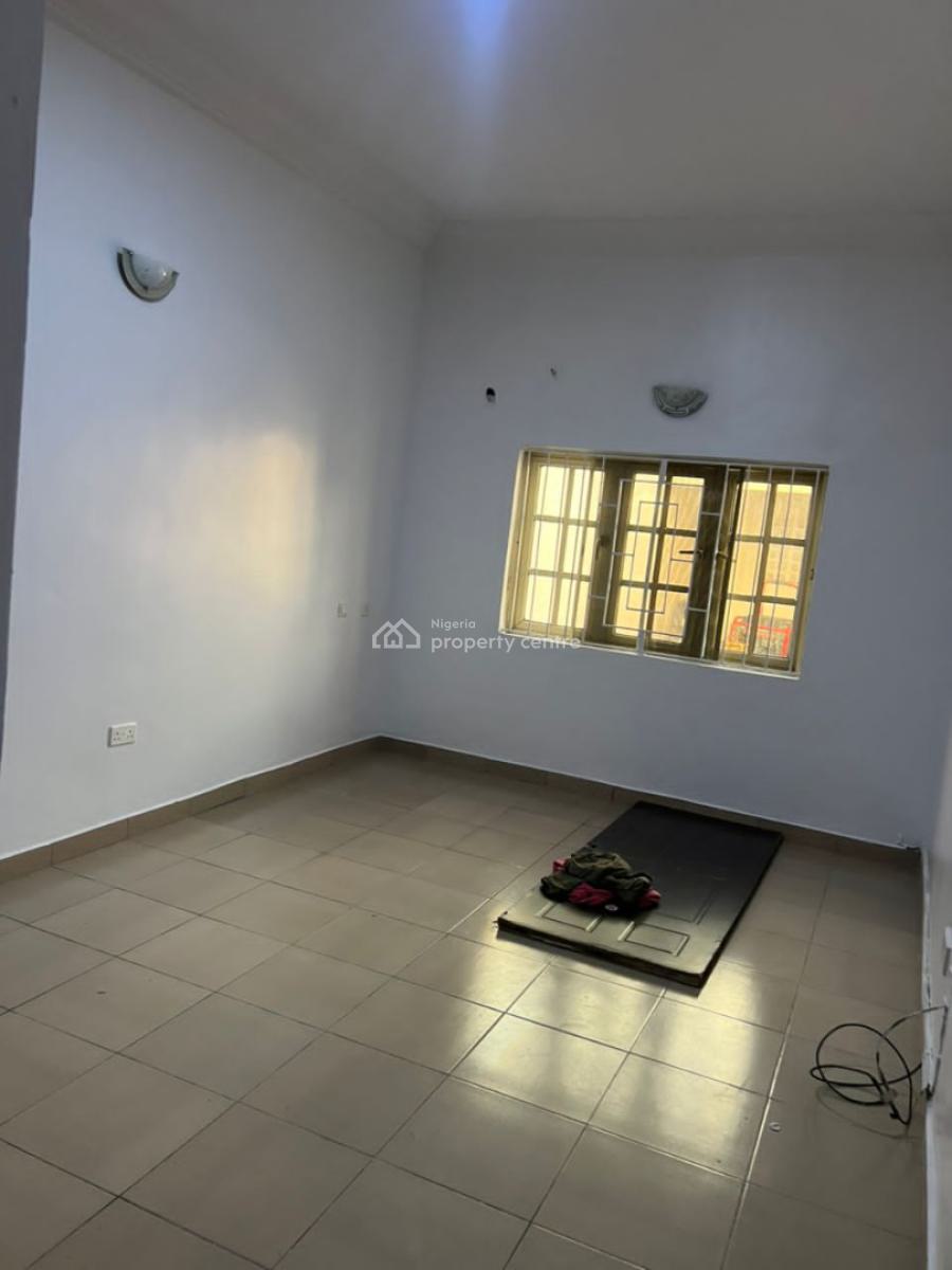 Standard Ensuit 3 Bedroom Spacious Apartment Upstairs and Ground Floor, Phase 1 Proper, Lekki Phase 1, Lekki, Lagos, Flat / Apartment for Rent