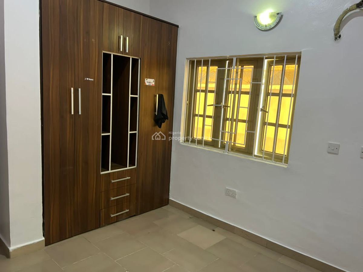 Standard Ensuit 3 Bedroom Spacious Apartment Upstairs and Ground Floor, Phase 1 Proper, Lekki Phase 1, Lekki, Lagos, Flat / Apartment for Rent