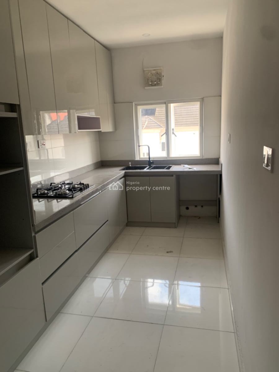 Luxurious 2 Bedroom Flat, Off Mobil Road, Ajah, Lagos, Flat / Apartment for Rent