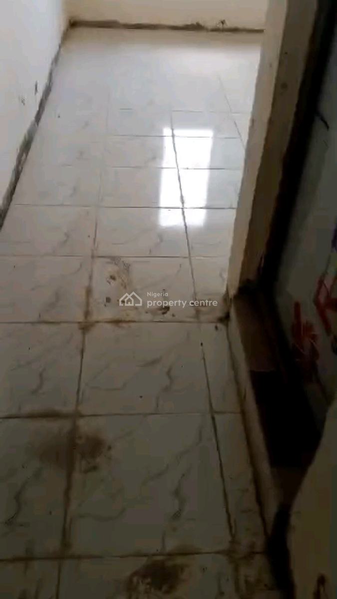 Standard and Spacious Mini Flat, Shomolu, Lagos, Mini Flat (room and Parlour) for Rent