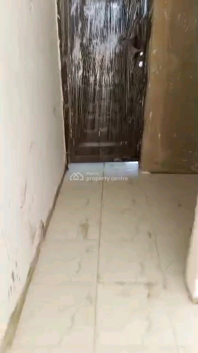 Standard and Spacious Mini Flat, Shomolu, Lagos, Mini Flat (room and Parlour) for Rent