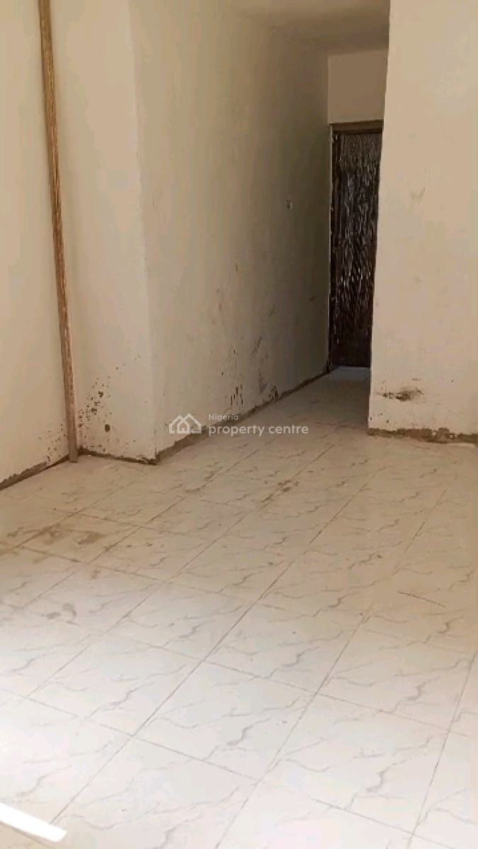Standard and Spacious Mini Flat, Shomolu, Lagos, Mini Flat (room and Parlour) for Rent