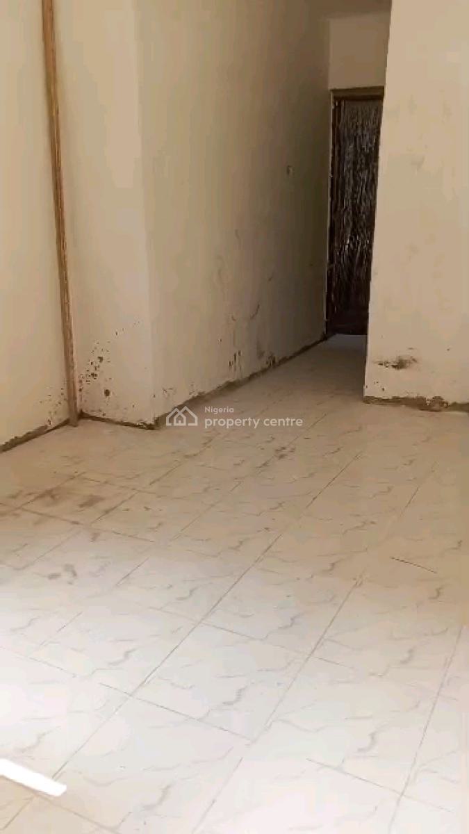 Standard and Spacious Mini Flat, Shomolu, Lagos, Mini Flat (room and Parlour) for Rent