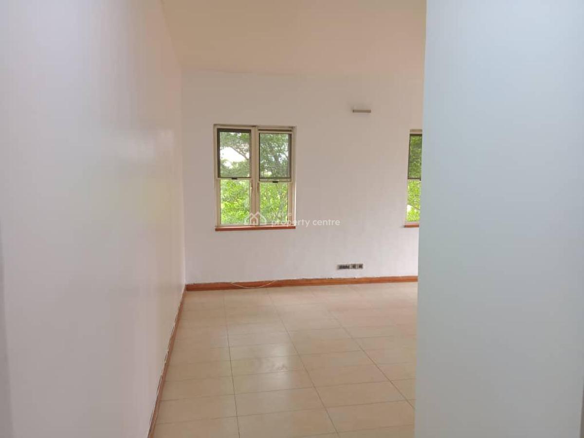 Spacious and Well Maintained 3 Bedroom Flat with a Room Service, Old Ikoyi, Ikoyi, Lagos, House for Rent