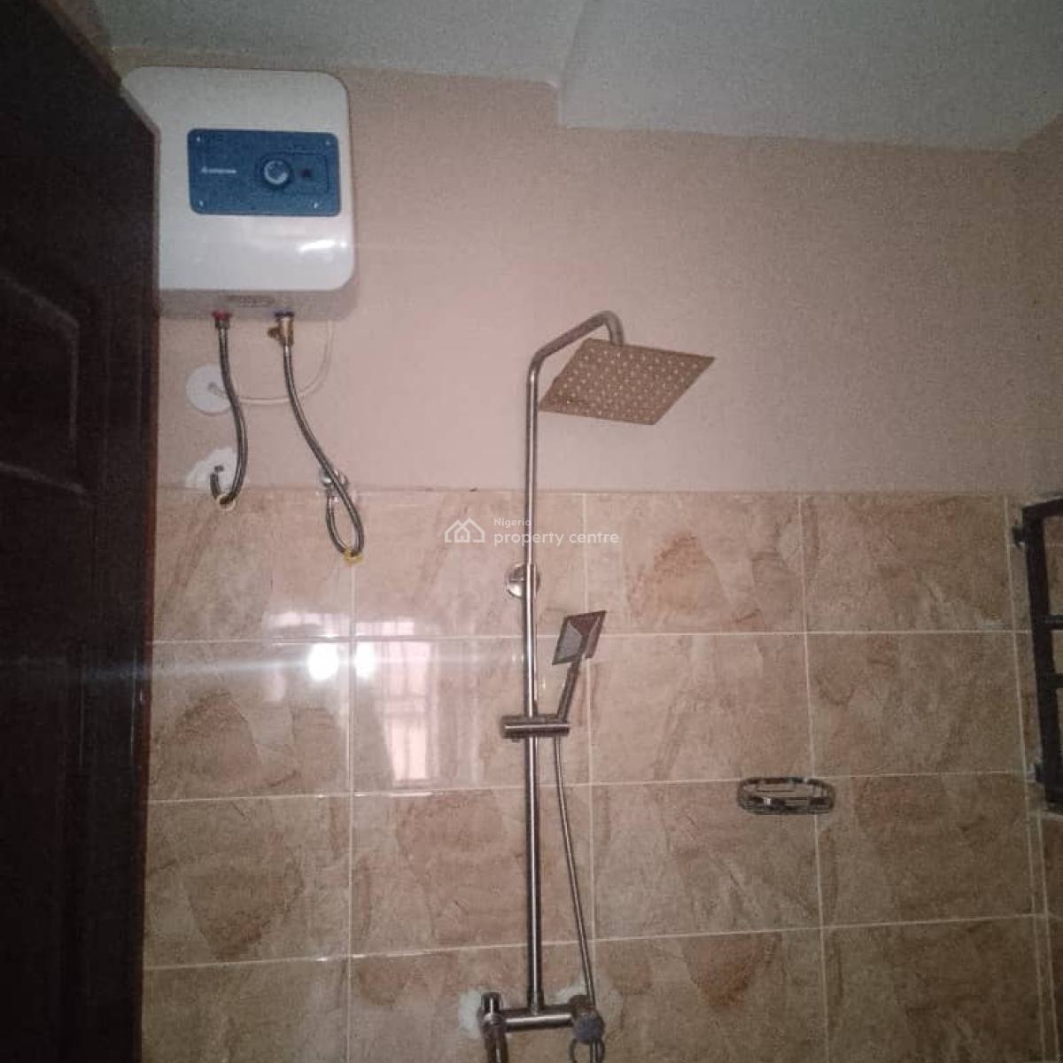 Standard 2 Bedroom Flat, 4th Avenue, Gwarinpa, Abuja, Flat / Apartment for Rent