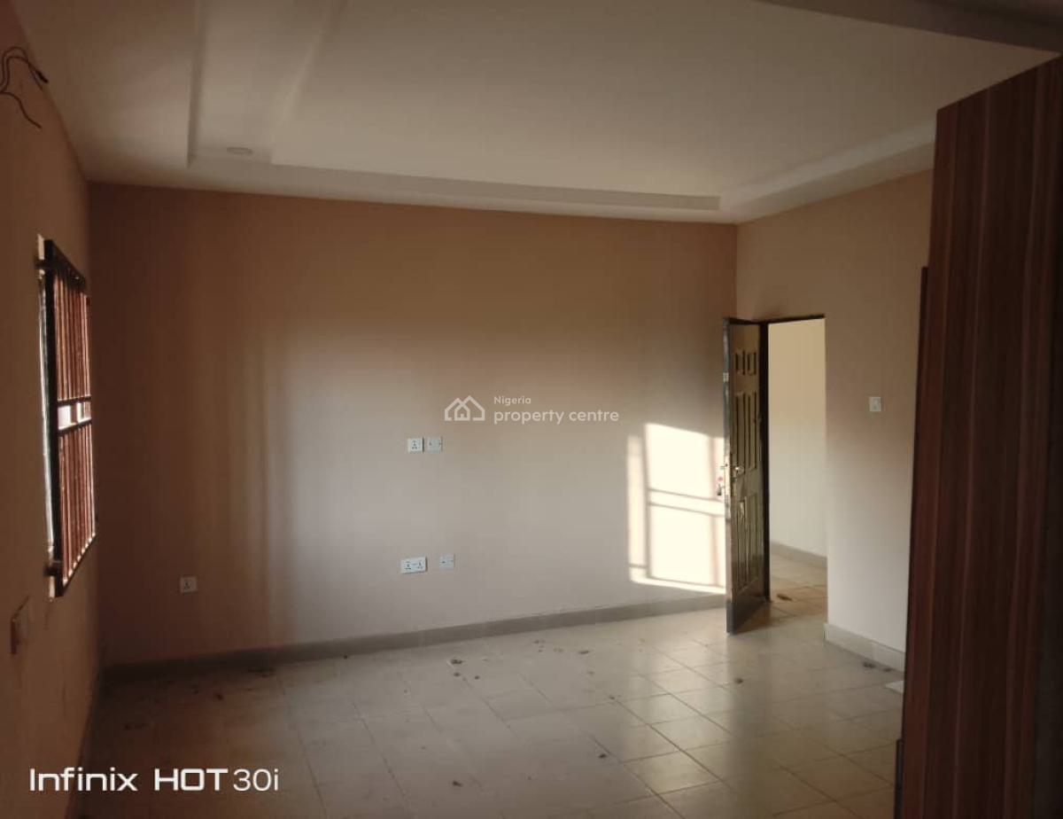 Standard 2 Bedroom Flat, 4th Avenue, Gwarinpa, Abuja, Flat / Apartment for Rent