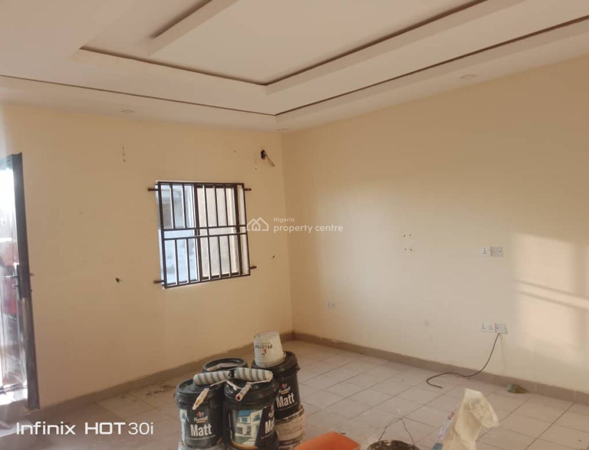 Standard 2 Bedroom Flat, 4th Avenue, Gwarinpa, Abuja, Flat / Apartment for Rent
