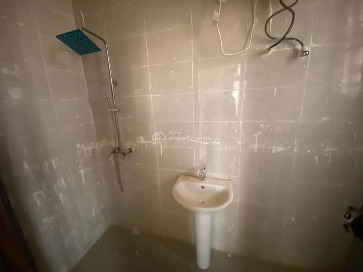 3-bedroom Apartment  Gwarinpa, Abuja  Well-built 3-bedroom, Gwarinpa, Abuja, Block of Flats for Sale