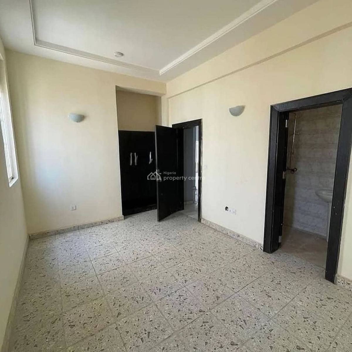 3-bedroom Apartment  Gwarinpa, Abuja  Well-built 3-bedroom, Gwarinpa, Abuja, Block of Flats for Sale