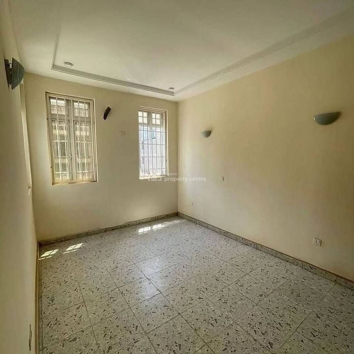 3-bedroom Apartment  Gwarinpa, Abuja  Well-built 3-bedroom, Gwarinpa, Abuja, Block of Flats for Sale