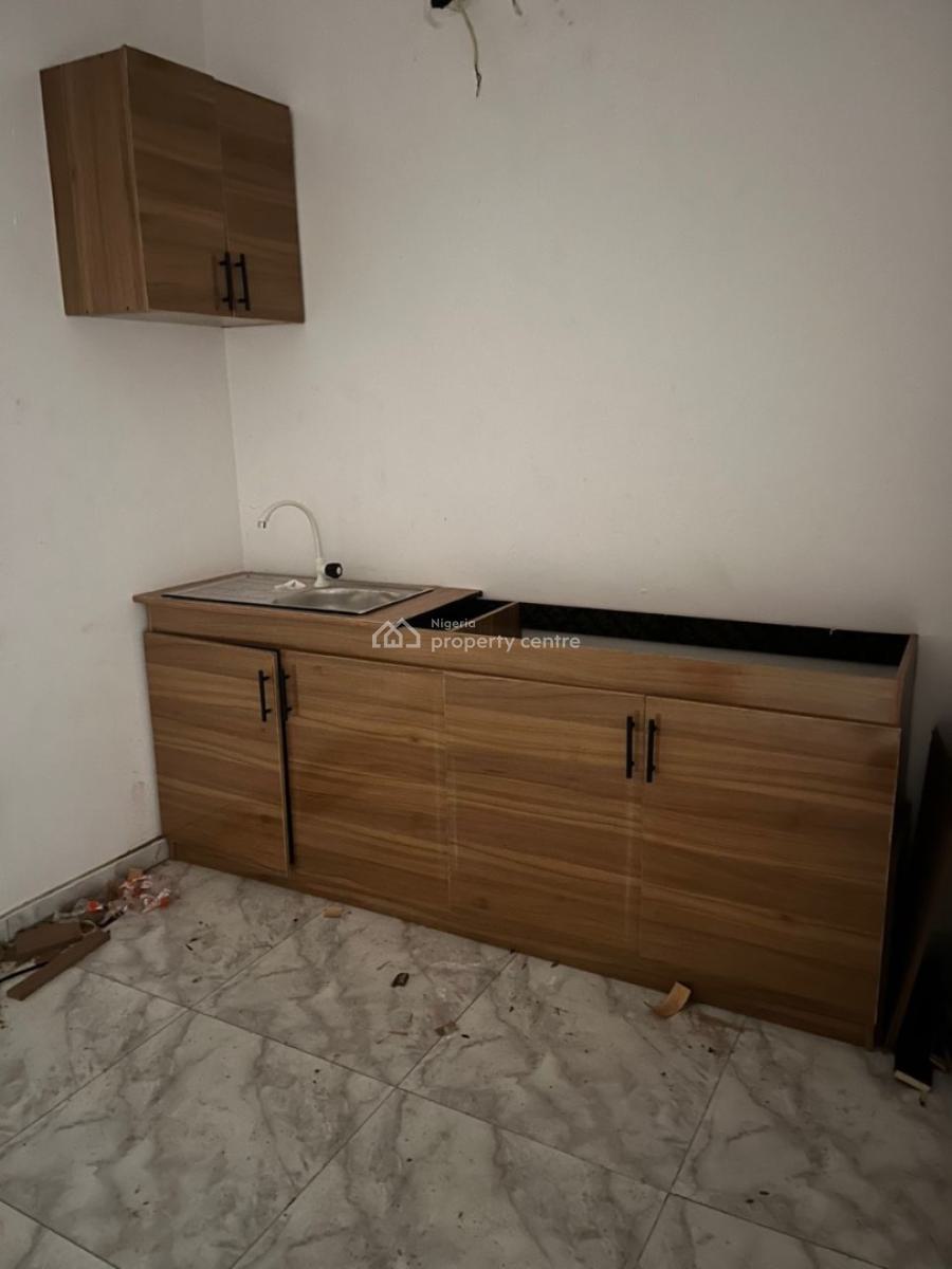 Clean Room in a Shared Apartment Duplex, Chevron, Lekki, Lagos, Self Contain (single Rooms) for Rent