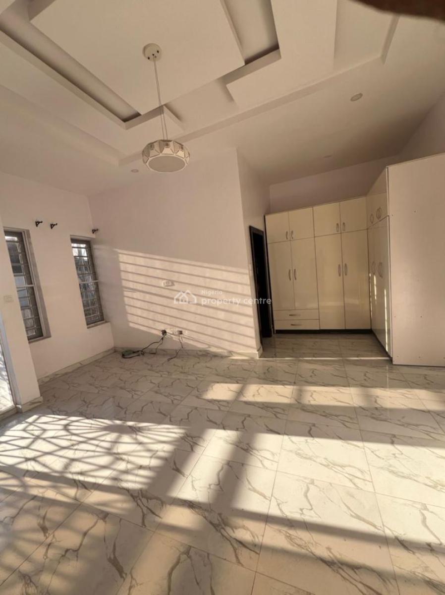 Spacious Master Bedroom in a Shared Apartment, Dpkay Estate,  Orchid Road Eleganza Bustop Lekki Lagos, Lekki Phase 2, Lekki, Lagos, Flat / Apartment for Rent
