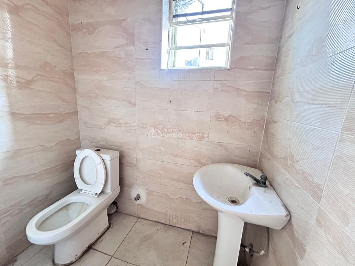 Strategically Located Four (4) Bedroom Semi-detached Duplex with a Bq, Agungi, Lekki, Lagos, Semi-detached Duplex for Rent