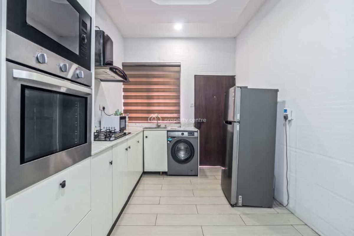 Luxury 3 Bedroom with a Pool, Ps5 and Snooker, Imax Cinema, Lekki Phase 1, Lekki, Lagos, Flat / Apartment Short Let