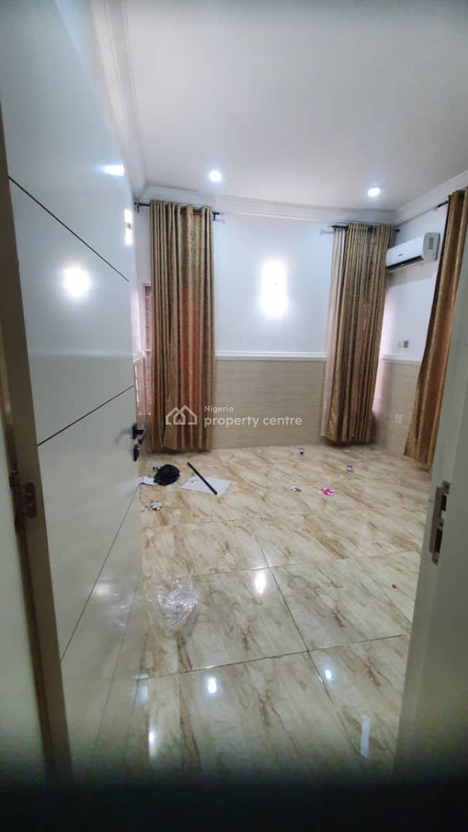 Serviced Three Bedrooms Flat, By Judges Quarters, Katampe (main), Katampe, Abuja, Flat / Apartment for Rent