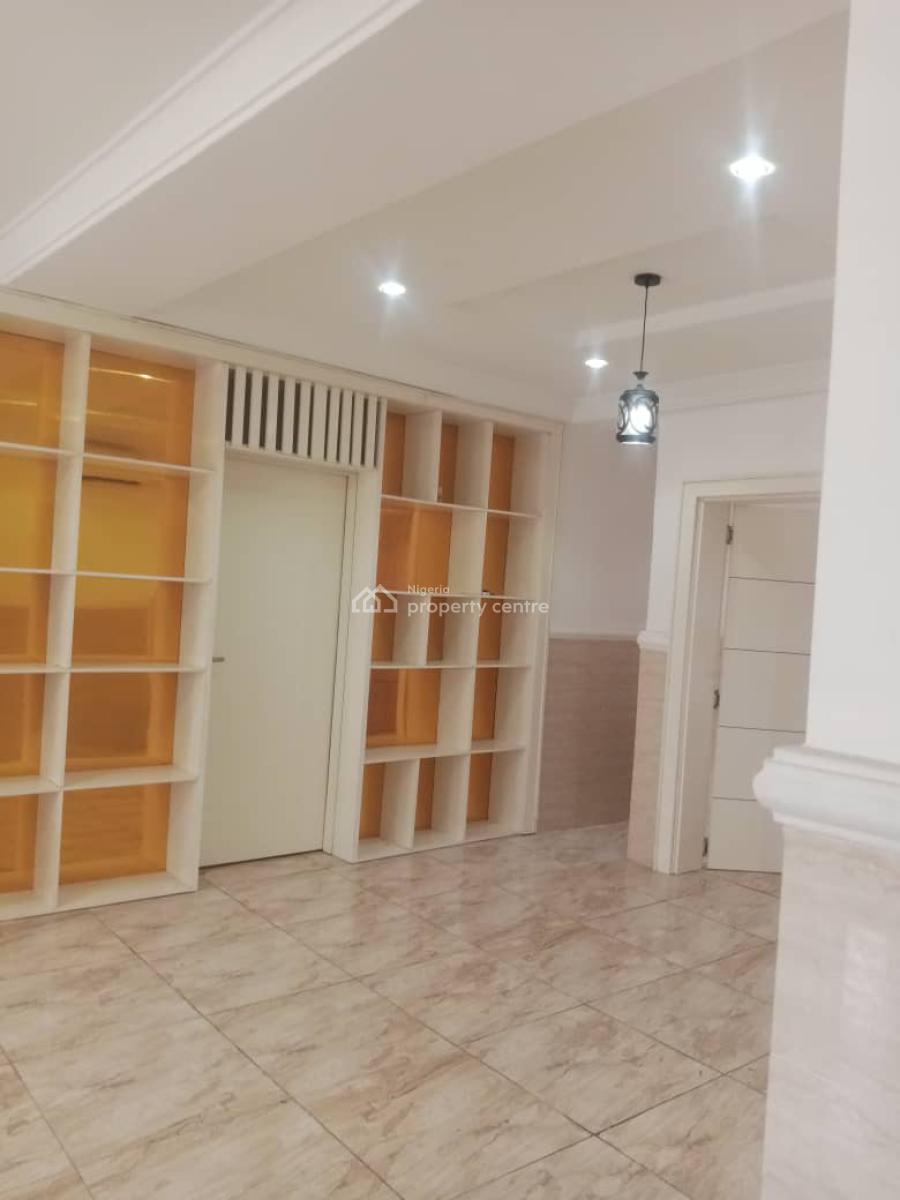 Serviced Three Bedrooms Flat, By Judges Quarters, Katampe (main), Katampe, Abuja, Flat / Apartment for Rent