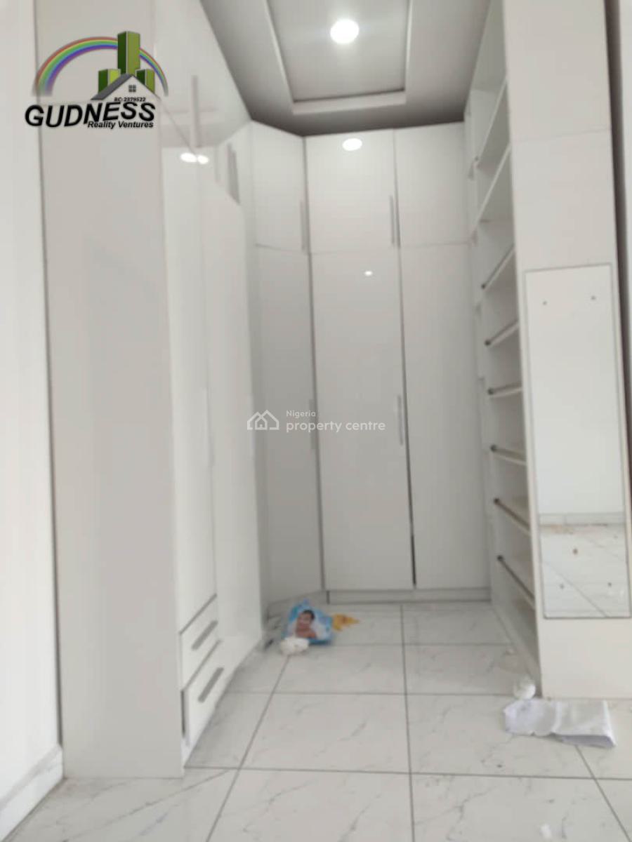 Lovely Master Bedroom Shared Apartment, Ikota, Lekki, Lagos, Flat / Apartment for Rent