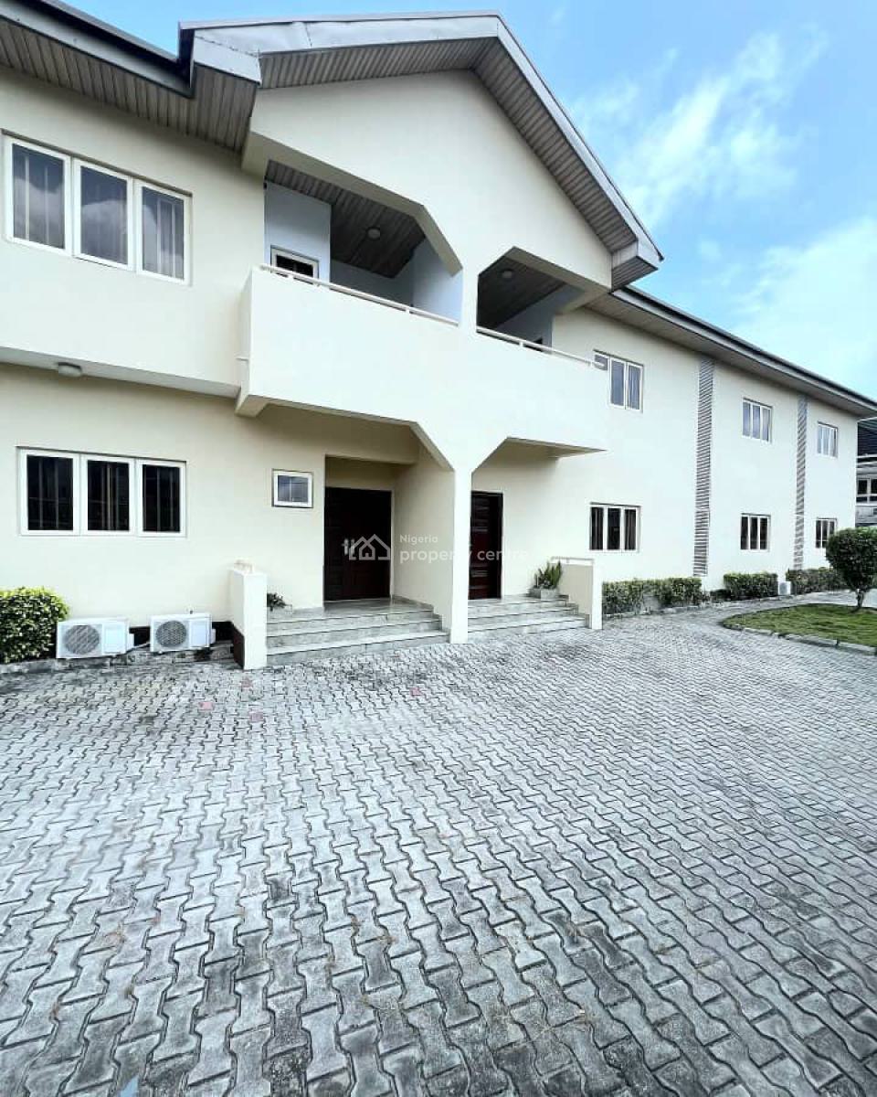 Spacious 3-bedroom Apartment, Lekki Phase 1, Lekki, Lagos, Flat / Apartment for Rent