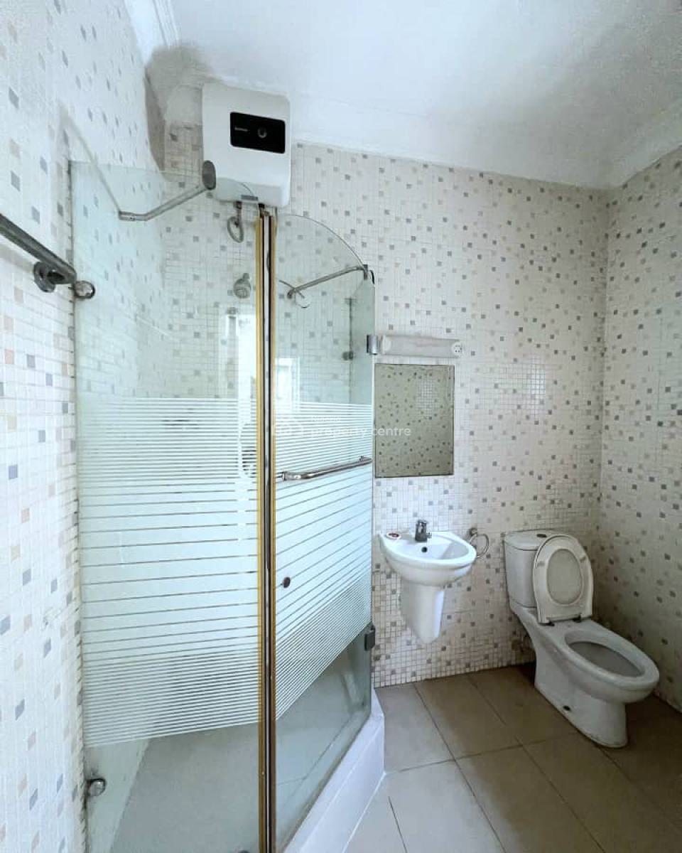 Spacious 3-bedroom Apartment, Lekki Phase 1, Lekki, Lagos, Flat / Apartment for Rent