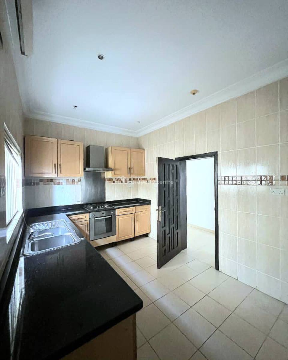 Spacious 3-bedroom Apartment, Lekki Phase 1, Lekki, Lagos, Flat / Apartment for Rent
