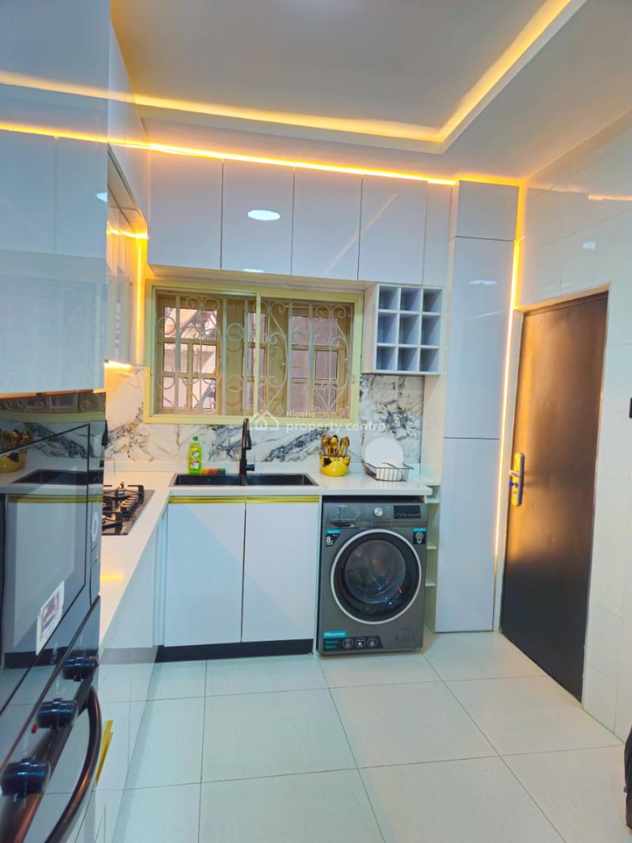 Exquisite 3-bedroom Flat + Gazebo (lounge), Close to Wuse Ii/banex Bridge, Wuse 2, Abuja, Flat / Apartment for Rent