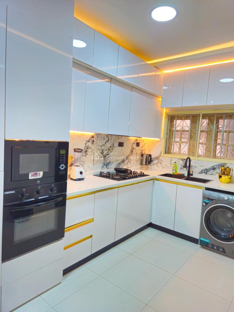 Exquisite 3-bedroom Flat + Gazebo (lounge), Close to Wuse Ii/banex Bridge, Wuse 2, Abuja, Flat / Apartment for Rent
