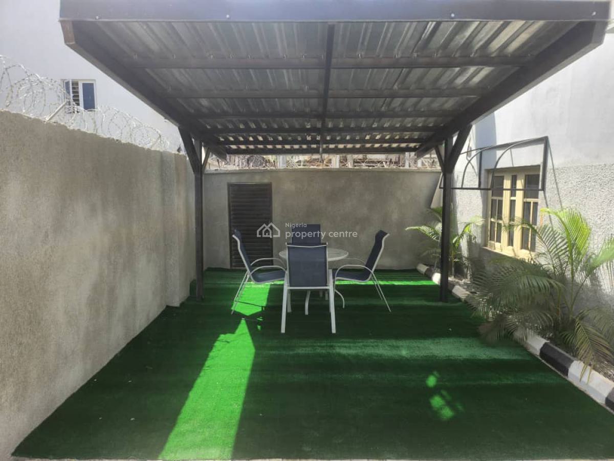 Exquisite 3 Bedrooms Flat + Gazebo (lounge), Close to Wuse Ii / Banex Bridge, Wuse 2, Abuja, Flat / Apartment for Rent