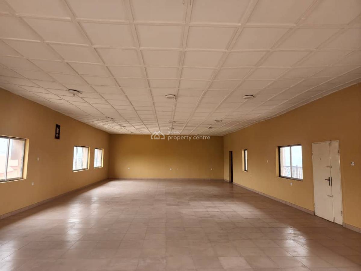 3 Floor Office Space on a Strategic Location, Sagamu, Ogun, Plaza / Complex / Mall for Rent