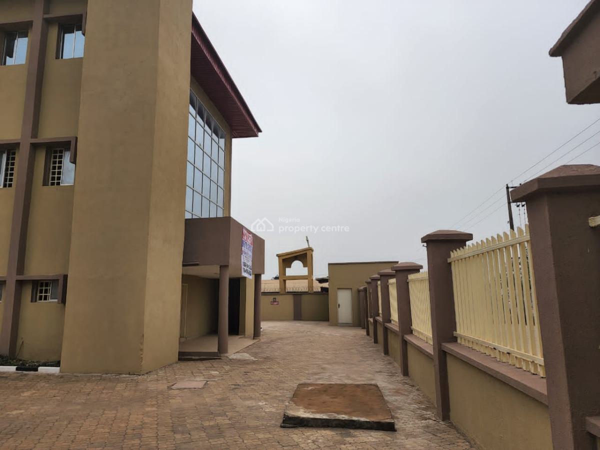 3 Floor Office Space on a Strategic Location, Sagamu, Ogun, Plaza / Complex / Mall for Rent