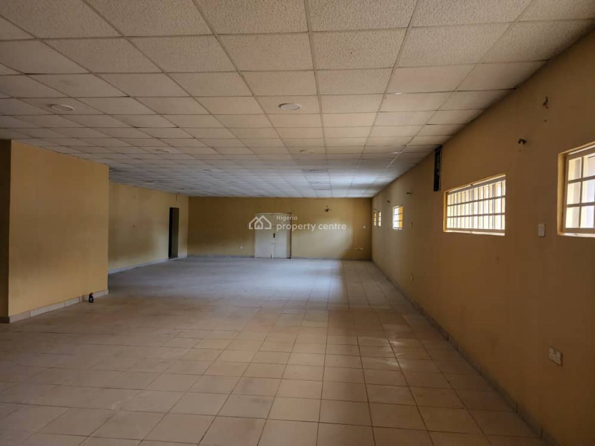 3 Floor Office Space on a Strategic Location, Sagamu, Ogun, Plaza / Complex / Mall for Rent