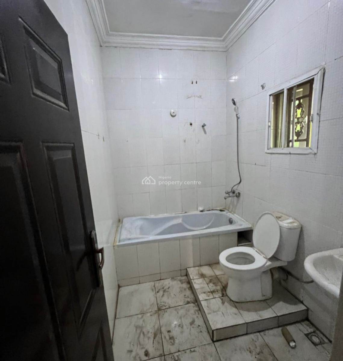 Standard 2 Bedroom Apartment, Off 4th Avenue, Gwarinpa, Abuja, Flat / Apartment for Rent