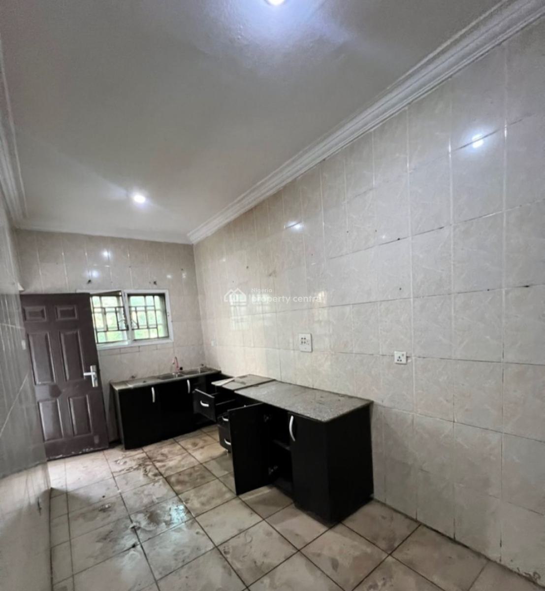 Standard 2 Bedroom Apartment, Off 4th Avenue, Gwarinpa, Abuja, Flat / Apartment for Rent