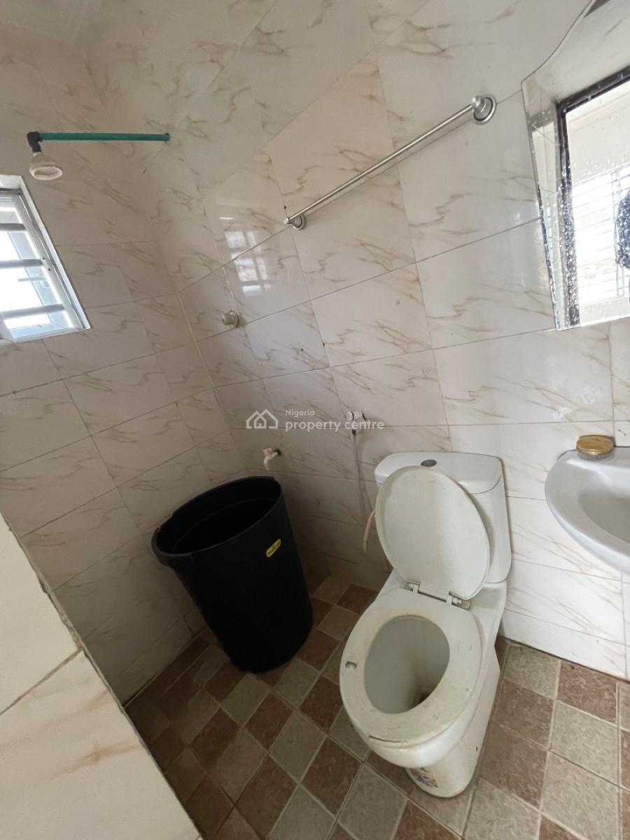 Luxury 2 Bedroom Upstairs En-suite with Visitor Toilet, Alapere, Ketu, Lagos, Flat / Apartment for Rent