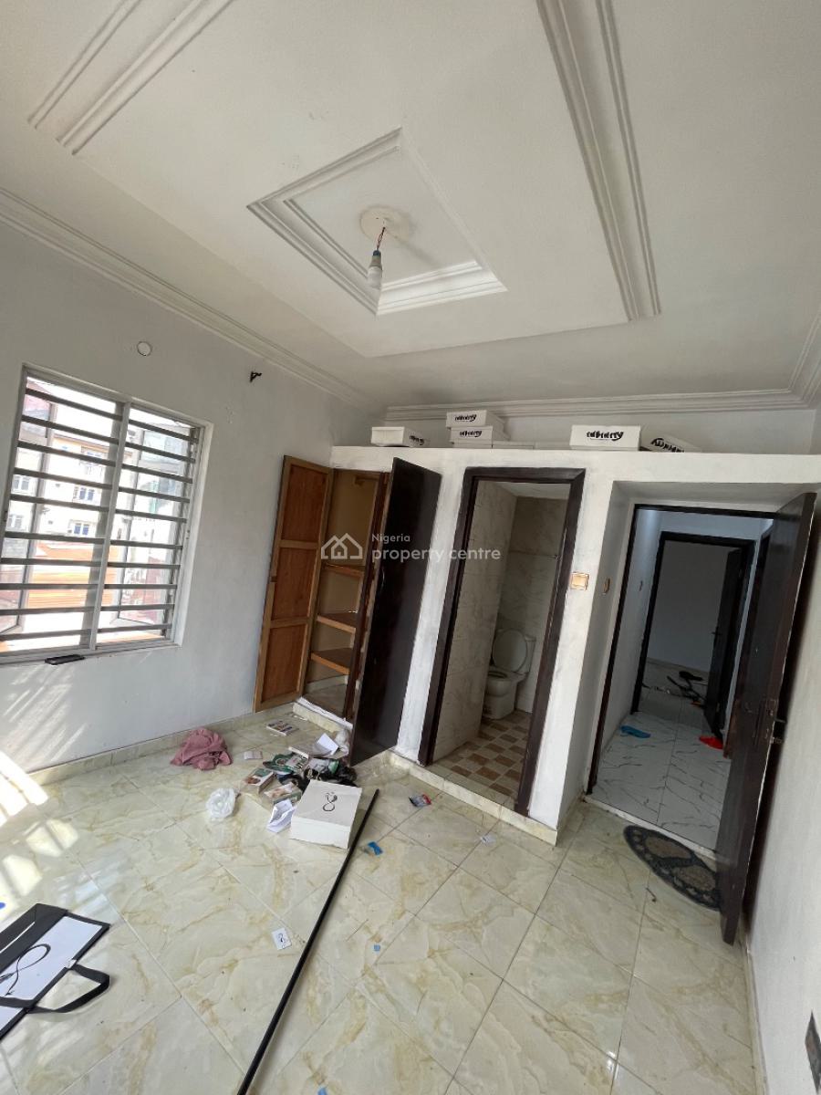 Luxury 2 Bedroom Upstairs En-suite with Visitor Toilet, Alapere, Ketu, Lagos, Flat / Apartment for Rent