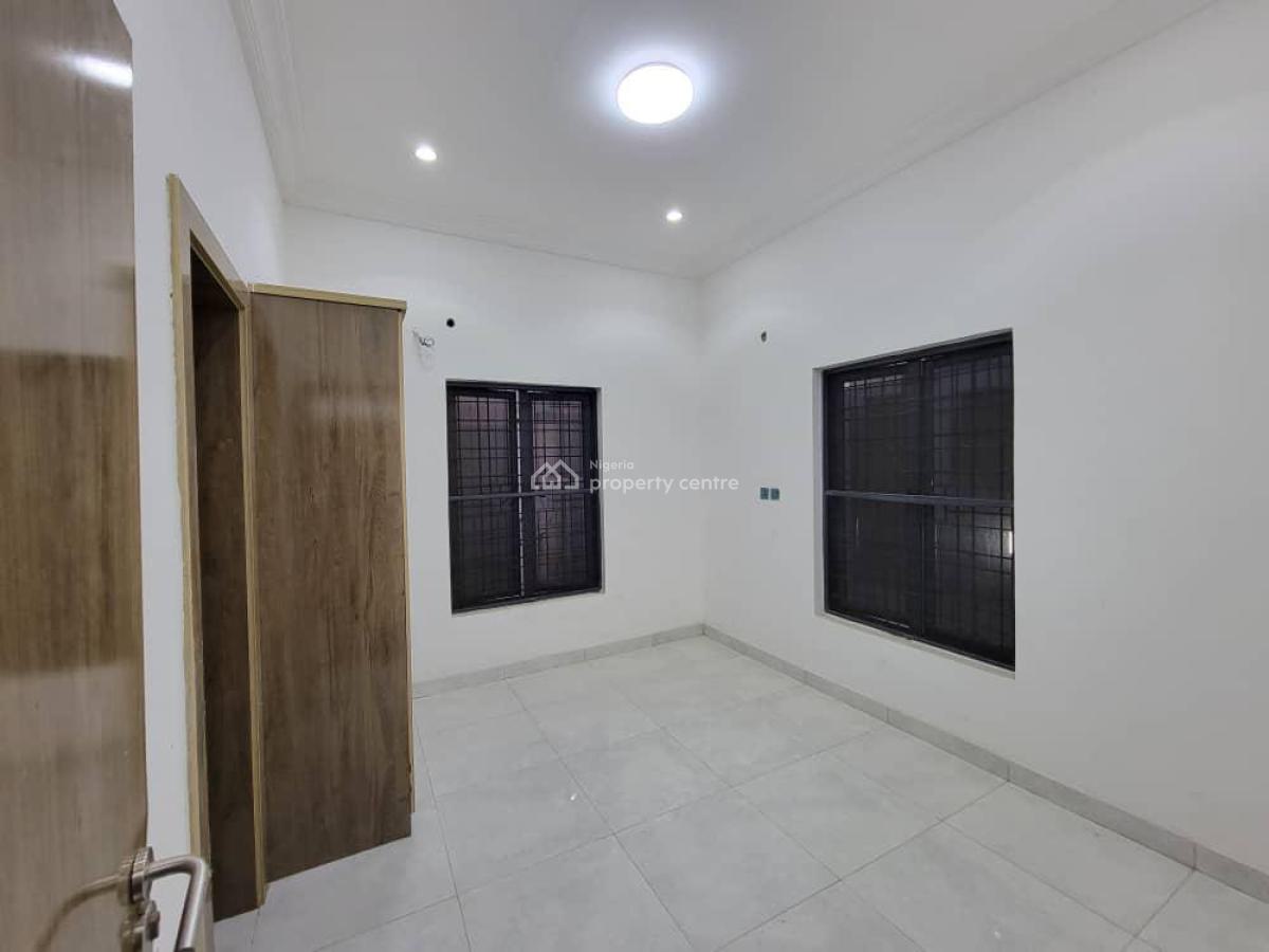 4 Bedrooms Terrace, Lekki Expressway, Lekki, Lagos, Terraced Duplex for Sale