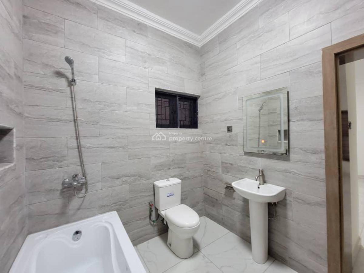 4 Bedrooms Terrace, Lekki Expressway, Lekki, Lagos, Terraced Duplex for Sale