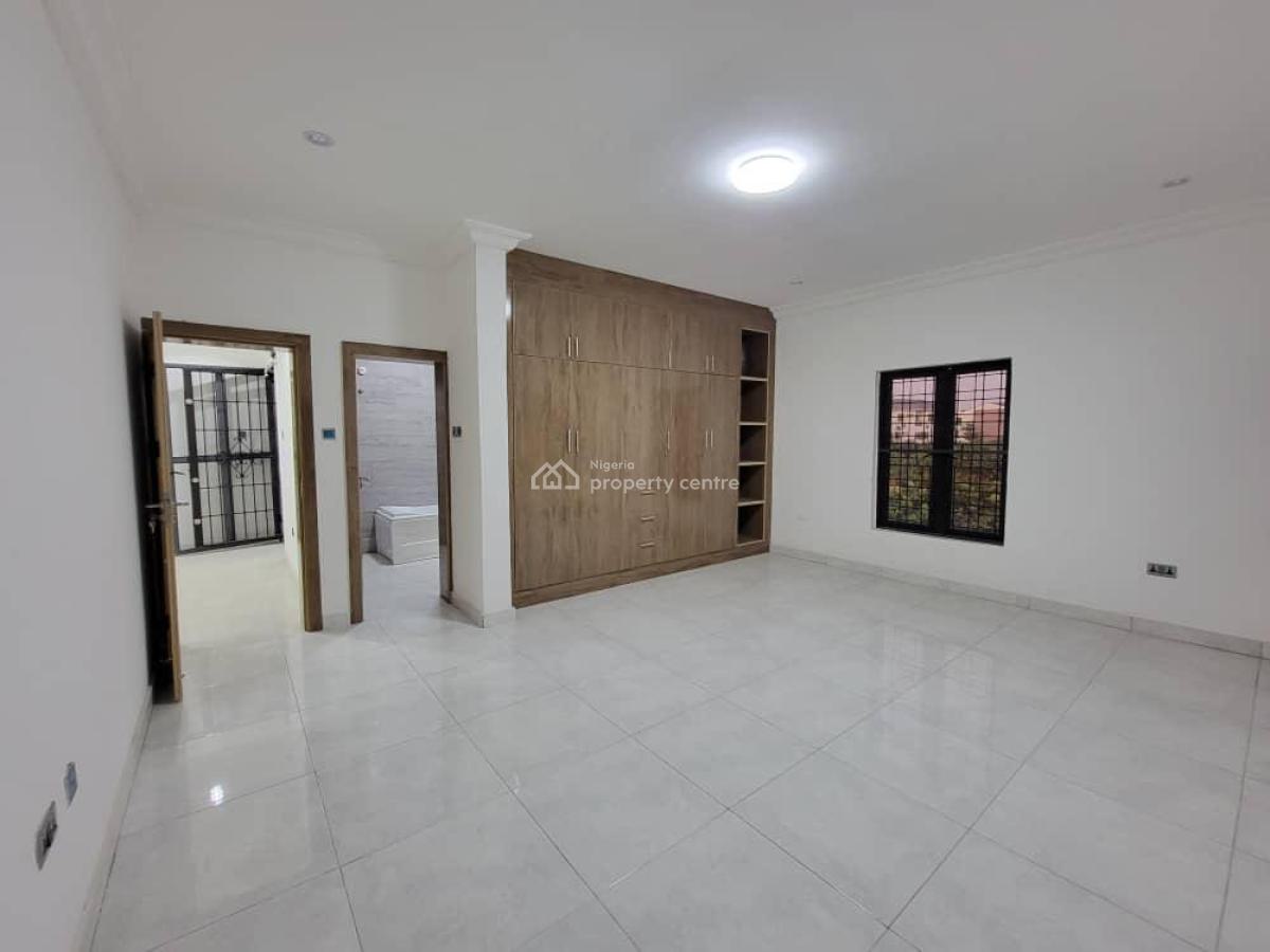 4 Bedrooms Terrace, Lekki Expressway, Lekki, Lagos, Terraced Duplex for Sale