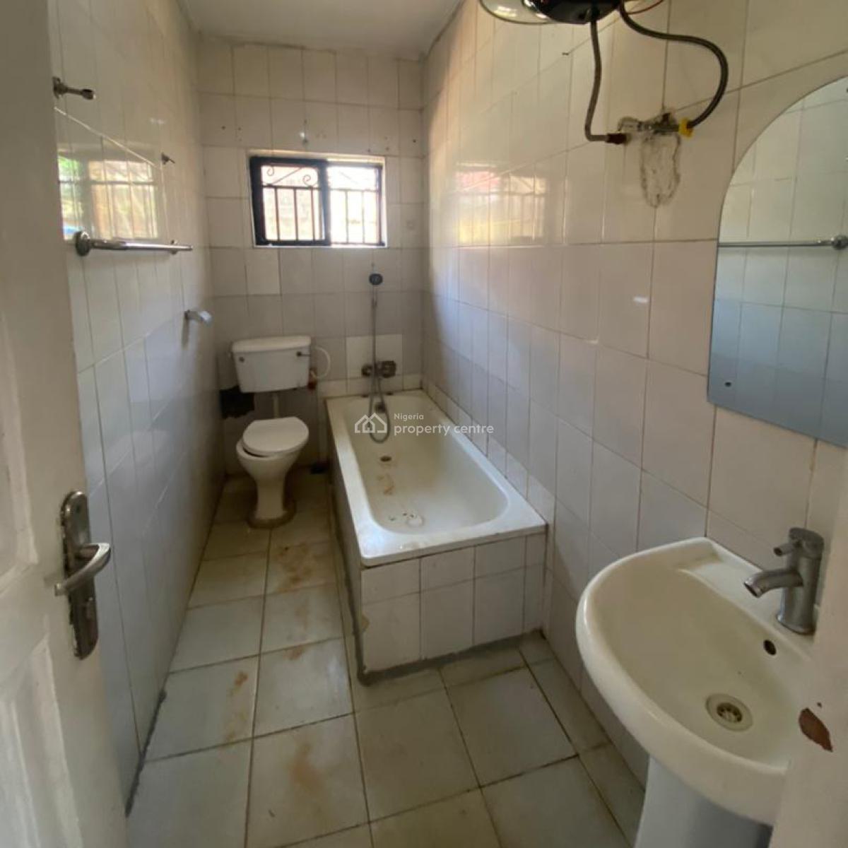 Clean 1 Bedroom Bq, 4th Avenue, Gwarinpa, Abuja, Mini Flat (room and Parlour) for Rent