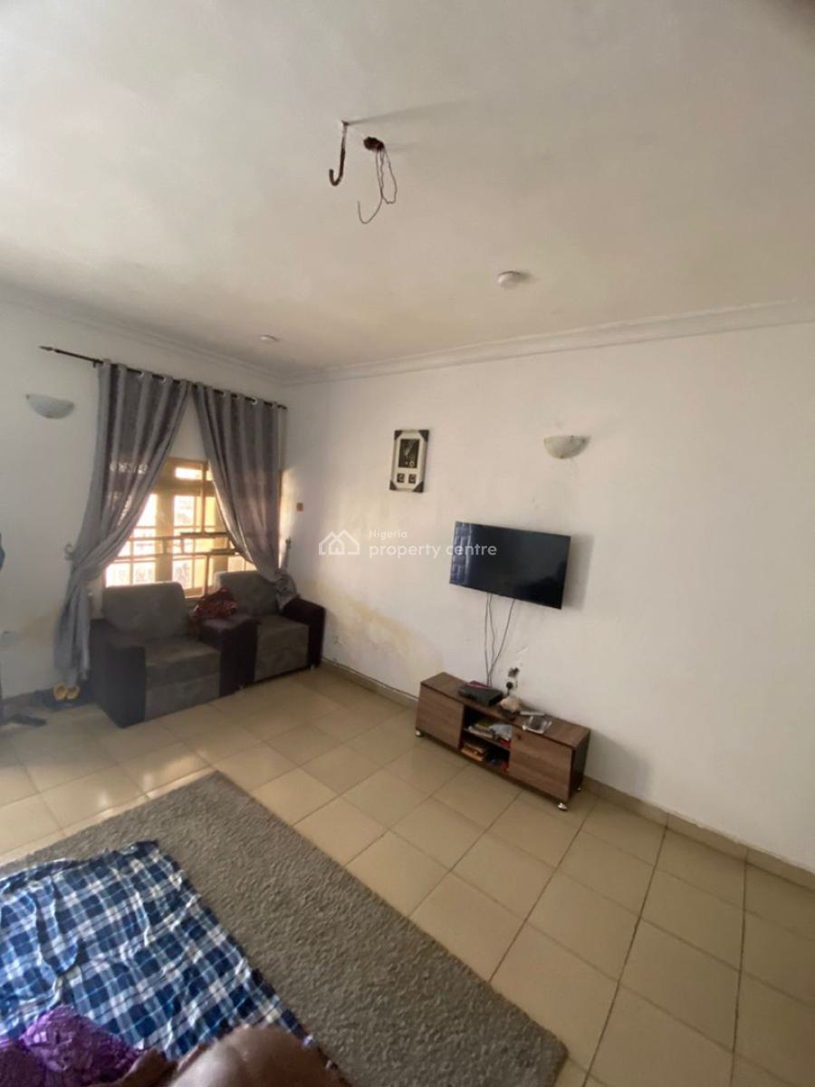 Fairly Used 2 Bedrooms Blocks of Flats, Extension Off 6th Avenue, Gwarinpa, Abuja, Flat / Apartment for Sale