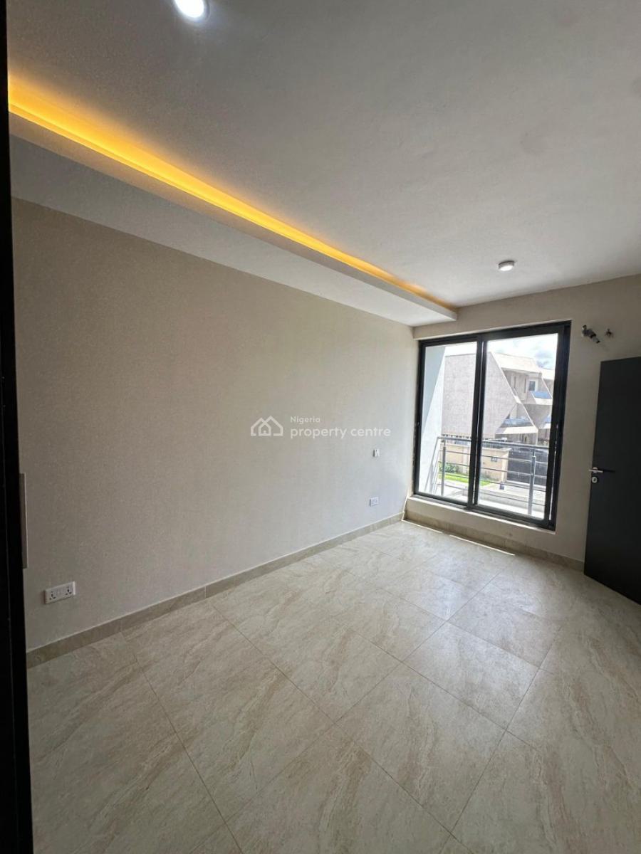 Spacious Standard 3 Bedroom Apartment, Lekki Phase 1, Lekki, Lagos, Flat / Apartment for Rent