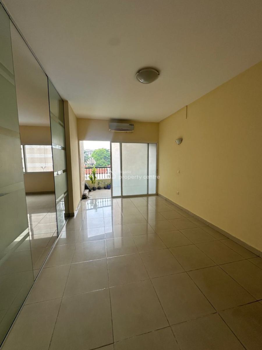 Well-maintained Spacious 3-bedroom Apartment on The 4th Floor, Ikoyi, Lagos, Flat / Apartment for Rent