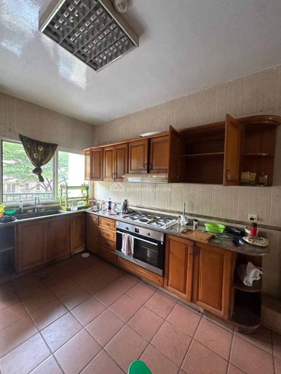 Well-maintained Spacious 3-bedroom Apartment on The 4th Floor, Ikoyi, Lagos, Flat / Apartment for Rent