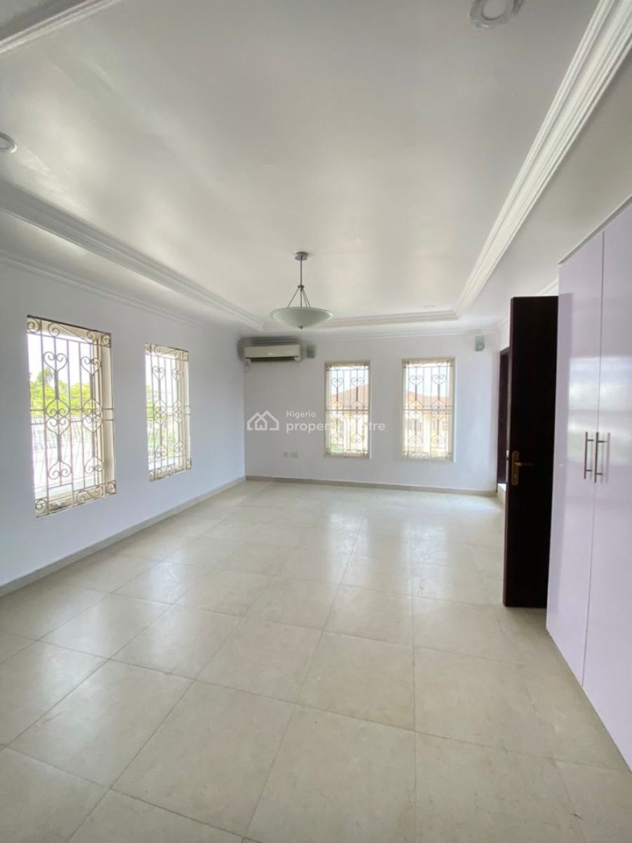 Fully Serviced 2 Bedroom Penthouse, Lekki Phase 1, Lekki, Lagos, Flat / Apartment for Rent