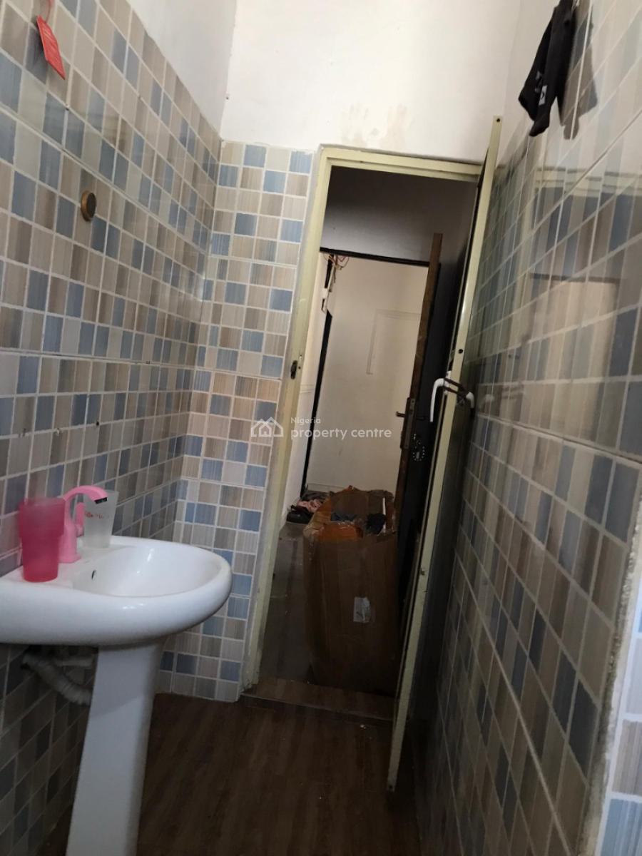 a Big Room Self, Lekki Phase 1, Lekki, Lagos, Self Contain (single Rooms) for Rent