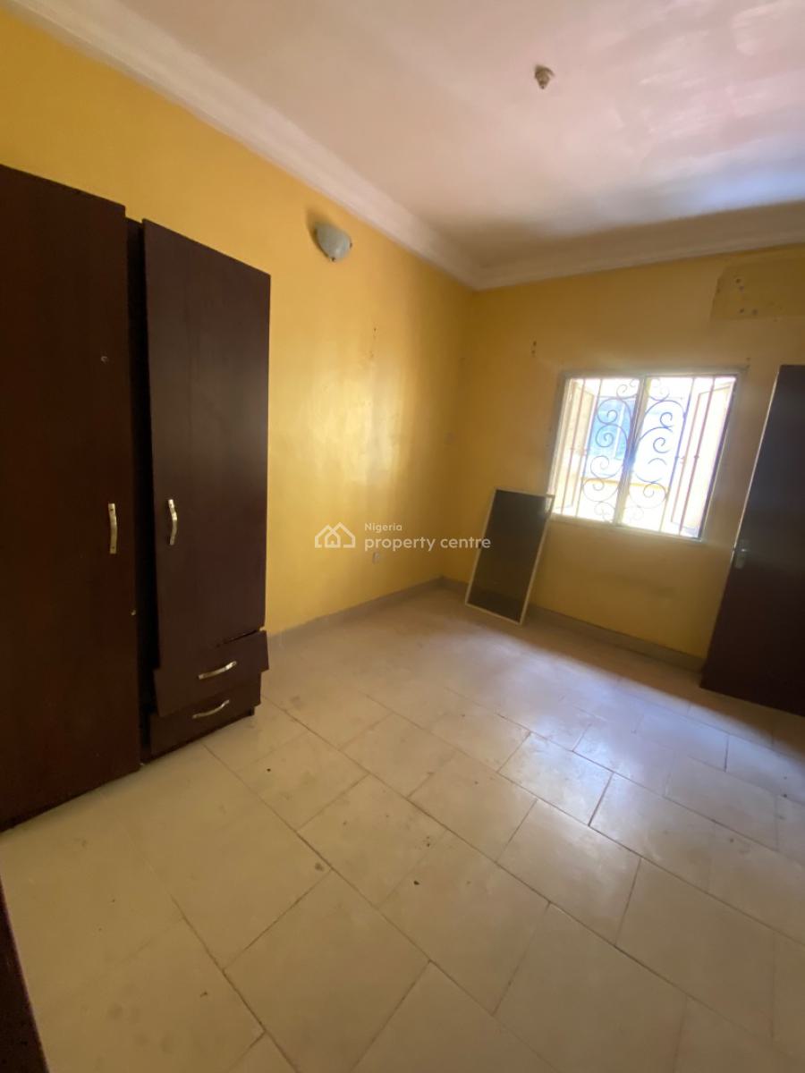 Clean 3 Bedroom Flat Upstairs All Room Ensuite, Off Cole Street Via Olufemi Ogunlana Drive, Lawanson, Surulere, Lagos, House for Rent