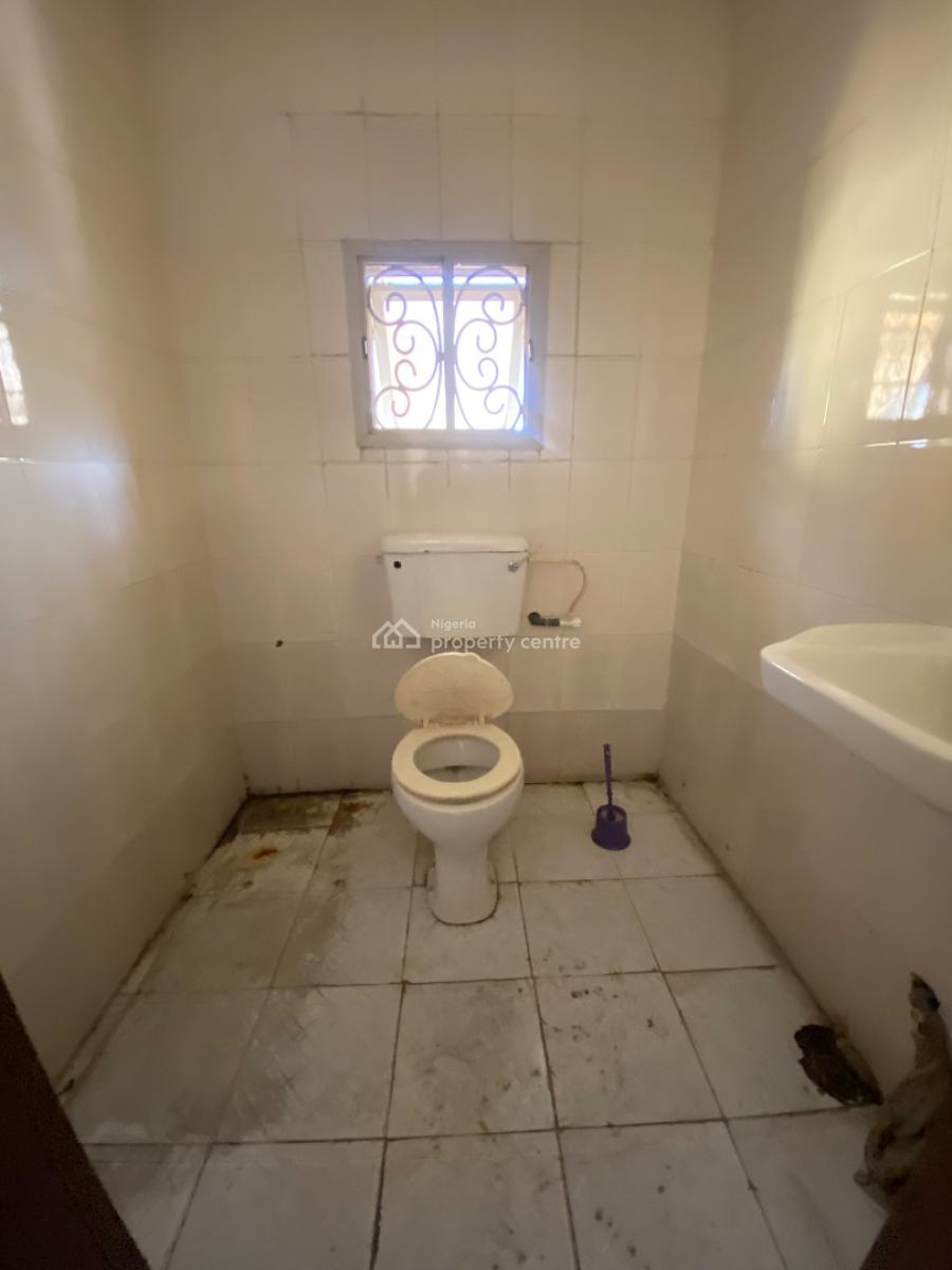 Clean 3 Bedroom Flat Upstairs All Room Ensuite, Off Cole Street Via Olufemi Ogunlana Drive, Lawanson, Surulere, Lagos, House for Rent