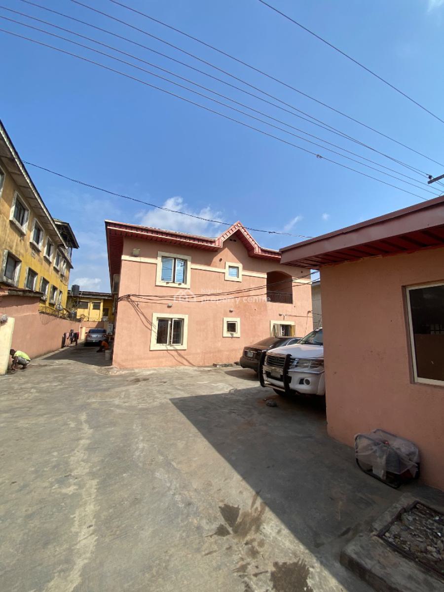 Clean 3 Bedroom Flat Upstairs All Room Ensuite, Off Cole Street Via Olufemi Ogunlana Drive, Lawanson, Surulere, Lagos, House for Rent